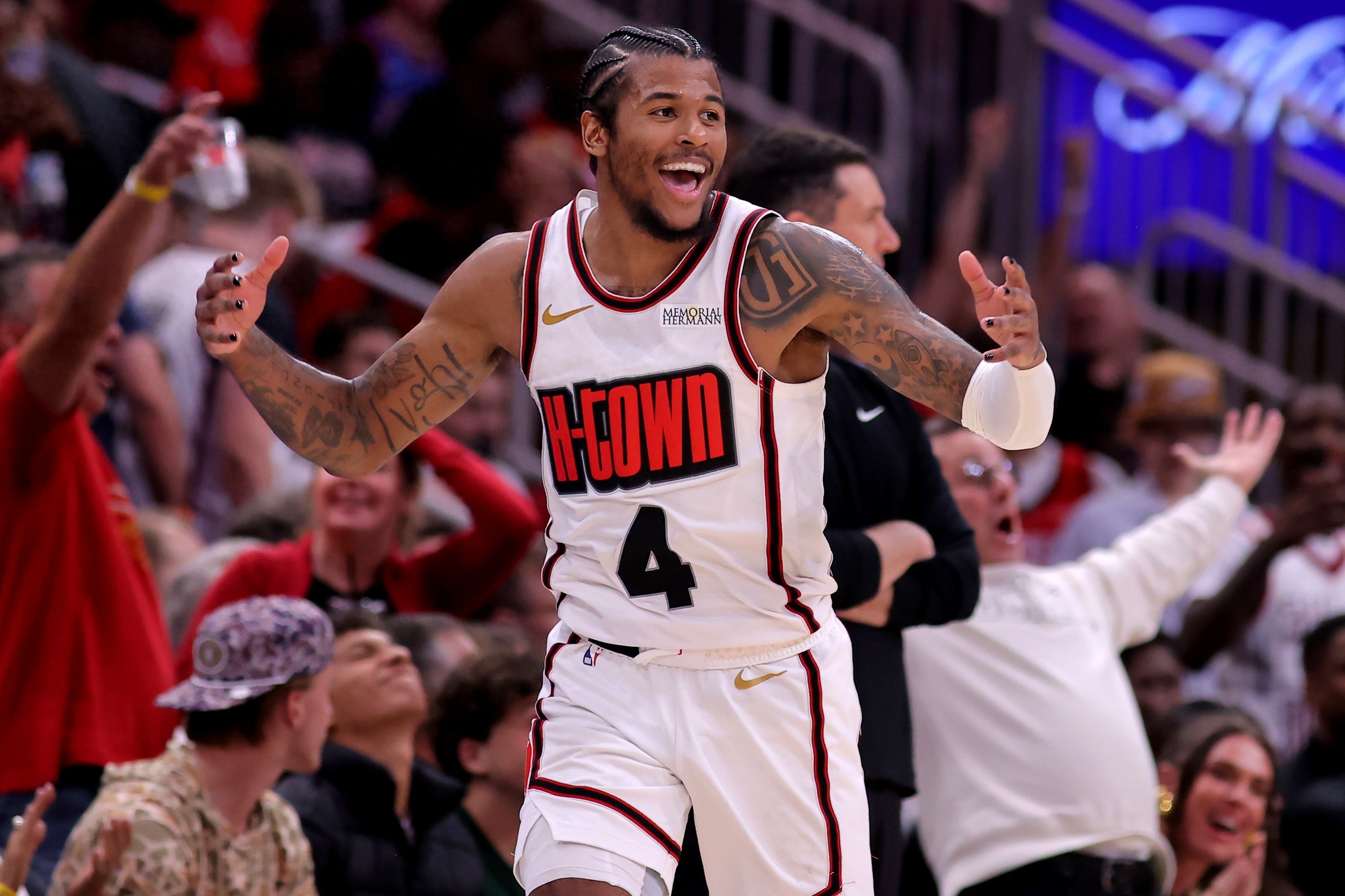 九游娱乐平台-转折点里昂单刀错失,NBA总决赛关键时刻攻防权衡,质疑声仍在,更衣室氛围转暖的简单介绍