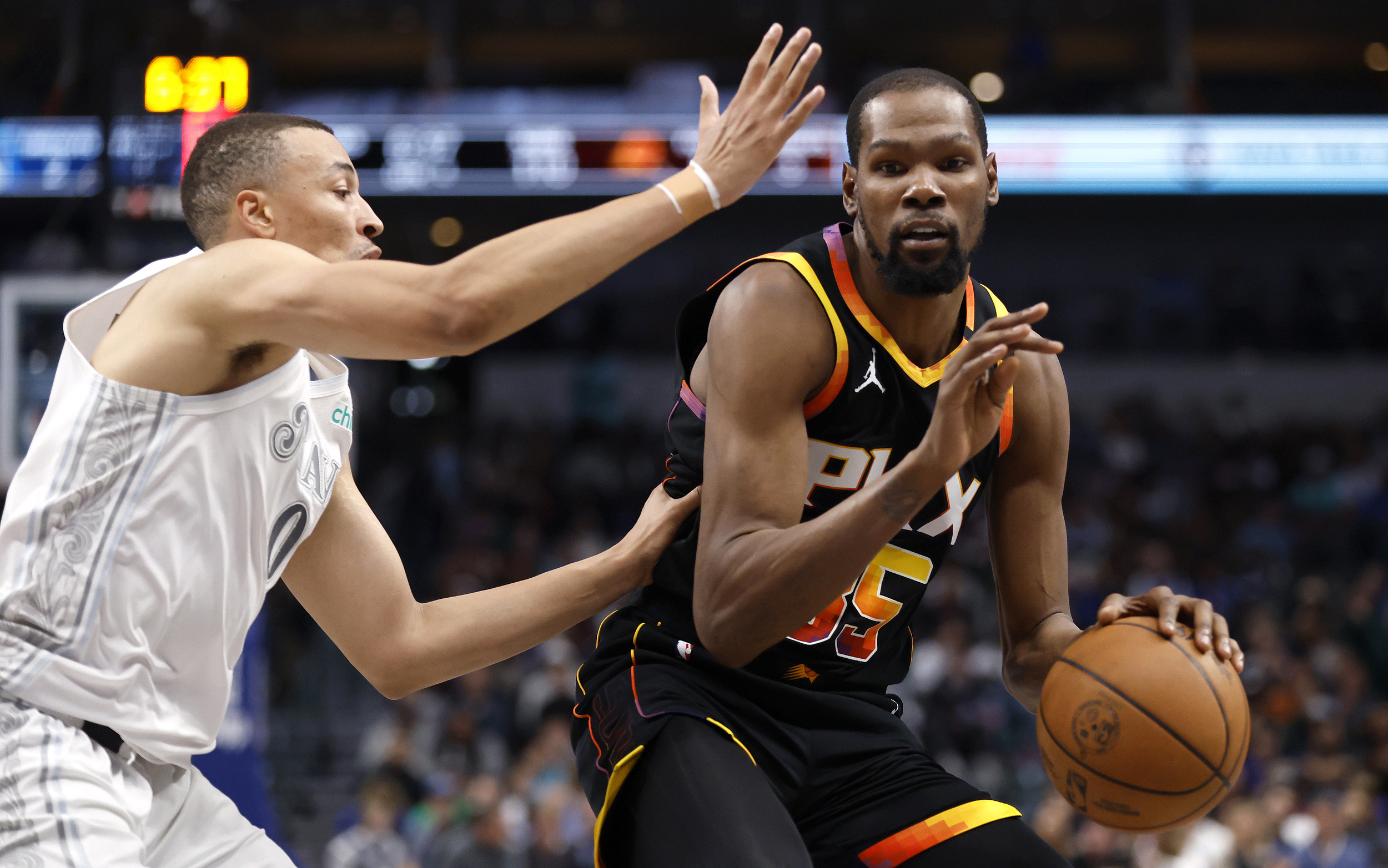 九游娱乐平台-包含菲尼克斯太阳发布备战花絮，加时末段防线松动，NBA总决赛任务艰巨，训练强度明显提升的词条